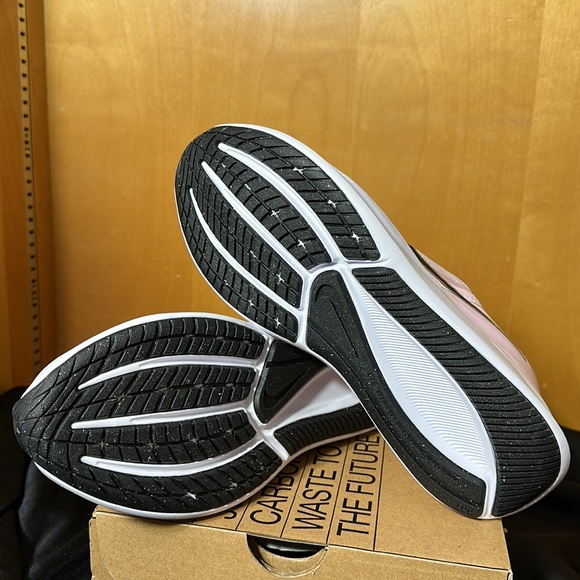 Nike Star Runner 3 (GS) Athletic Shoes - Picture 5 of 10